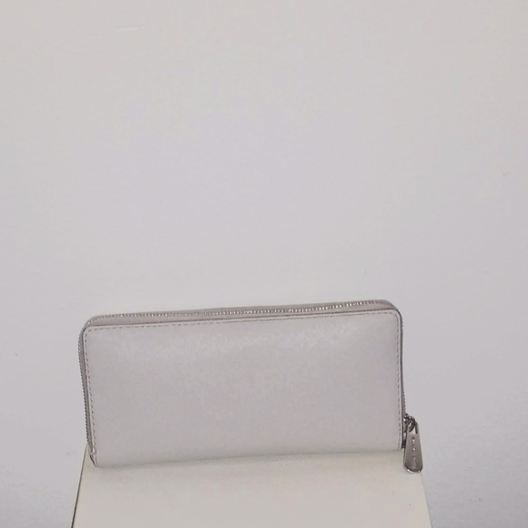 Michael Kors Jet Set Wallet - Picture 3 of 3